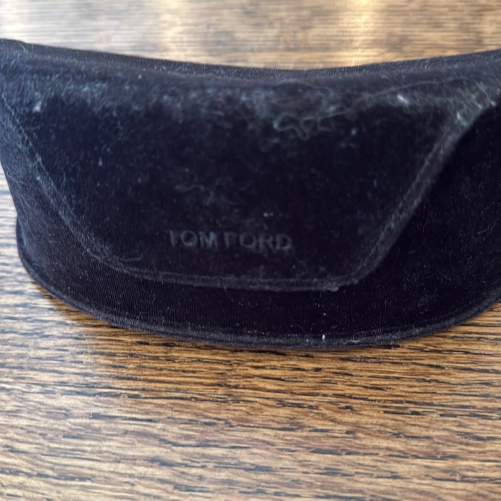 Tom Ford sunglasses. - Picture 2 of 6